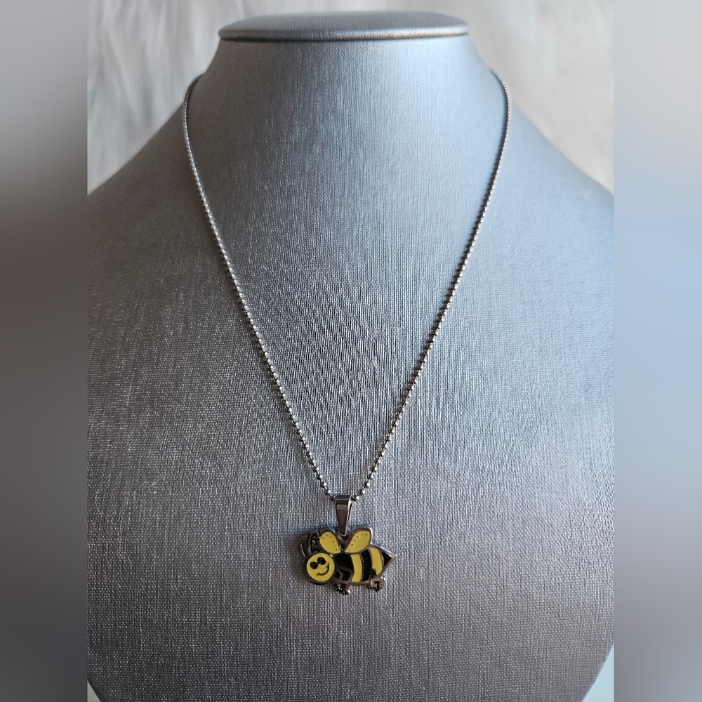 Vintage Cute Bee Allergy Pendant Necklace